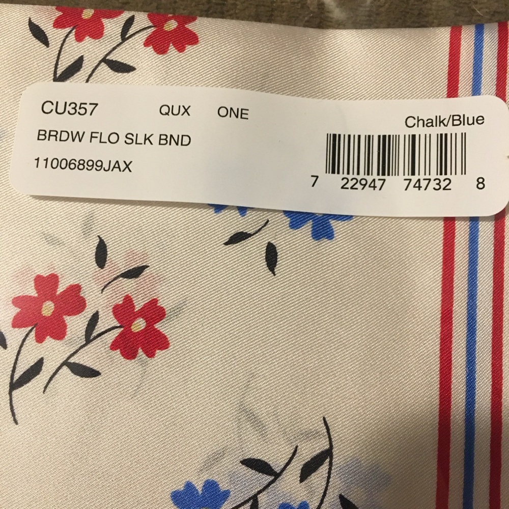 Coach Boardwalk Floral Print Silk Bandana nwt in packaging - Picture 5 of 5